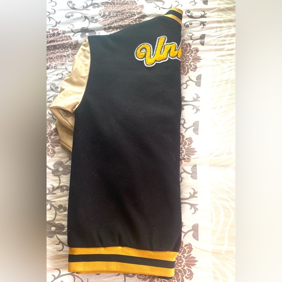 Meet your Posher, Sendy - Picture 2 of 3